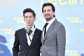 NIC3170Andrew Barth Feldman und Gene Stupnitsky bei der Premiere des Kinofilms 'No Hard Feelings' im Zoo Palast. Berlin, 15.06.2023